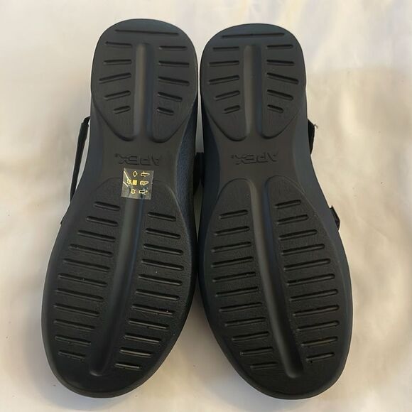 APEX WOMENS MARY JANE STYLE PEWTER SHOES.   NEW WITH TAGS - Picture 7 of 13